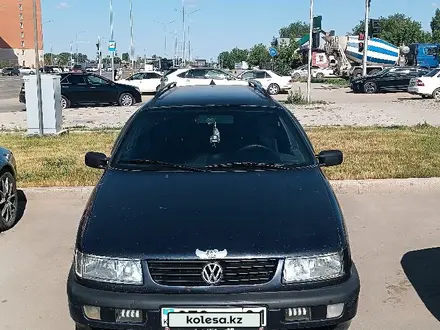 Volkswagen Passat 1996 года за 1 600 000 тг. в Астана – фото 3