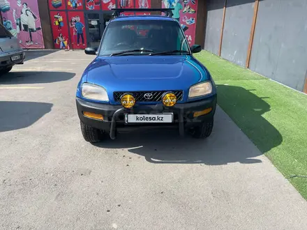 Toyota RAV4 1995 года за 2 450 000 тг. в Алматы – фото 2