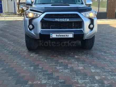 Toyota 4Runner 2016 года за 17 500 000 тг. в Алматы – фото 2