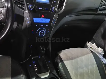 Hyundai Santa Fe 2013 года за 9 300 000 тг. в Жезказган – фото 3