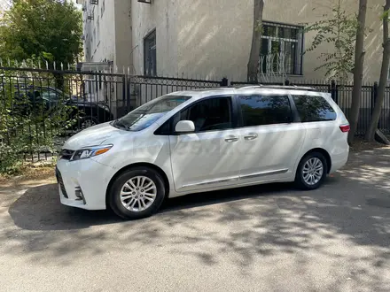 Toyota Sienna 2017 года за 14 700 000 тг. в Шымкент – фото 3