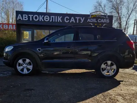 Chevrolet Captiva 2011 года за 6 700 000 тг. в Уральск – фото 2