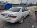 Toyota Camry 2000 года за 2 800 000 тг. в Семей – фото 4