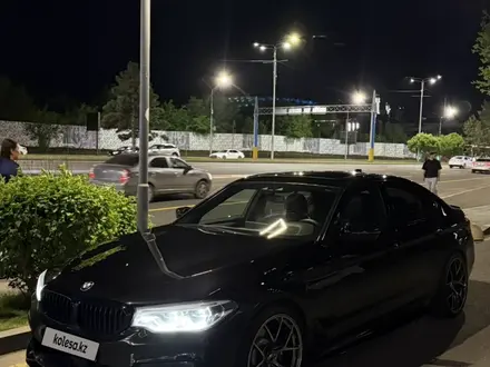 BMW 540 2017 года за 19 400 000 тг. в Алматы – фото 4
