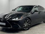 Lexus ES 250 Progressive 2022 года за 23 000 000 тг. в Алматы