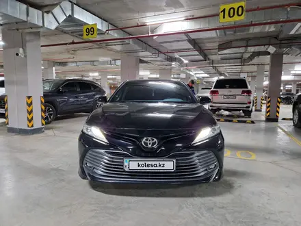 Toyota Camry 2019 года за 13 700 000 тг. в Караганда – фото 3