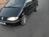 Volkswagen Sharan 1998 года за 1 200 000 тг. в Тараз
