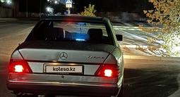Mercedes-Benz E 260 1987 года за 1 500 000 тг. в Балхаш – фото 5