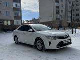 Toyota Camry 2015 года за 11 200 000 тг. в Актобе – фото 5