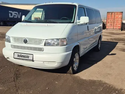 Volkswagen Caravelle 1998 года за 4 250 000 тг. в Астана