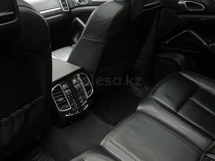Porsche Cayenne 2012 года за 12 000 000 тг. в Алматы – фото 6
