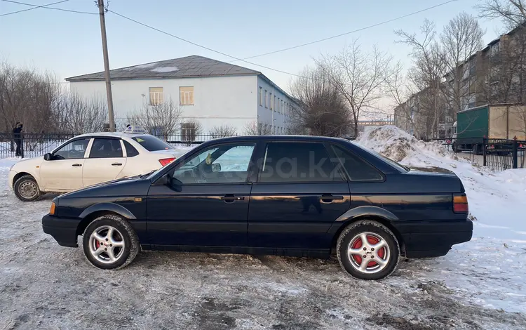 Volkswagen Passat 1993 годаfor1 450 000 тг. в Караганда