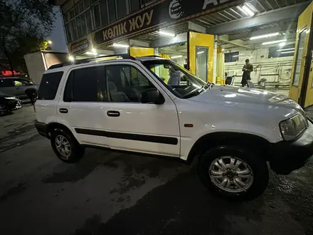 Honda CR-V 1997 года за 2 700 000 тг. в Алматы – фото 2