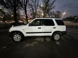 Honda CR-V 1997 годаүшін2 700 000 тг. в Алматы