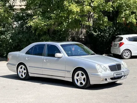 Mercedes-Benz E 320 2000 года за 5 300 000 тг. в Шымкент