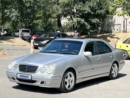 Mercedes-Benz E 320 2000 года за 5 300 000 тг. в Шымкент – фото 2
