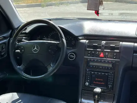 Mercedes-Benz E 320 2000 года за 5 300 000 тг. в Шымкент – фото 5