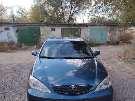 Toyota Camry 2003 года за 5 800 000 тг. в Актобе – фото 2