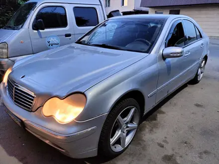 Mercedes-Benz C 240 2000 года за 2 000 000 тг. в Алматы – фото 2