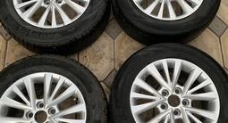 Диски r16 от тойата, лексус с зимними шинами 215х60х16 обмен варианты за 185 000 тг. в Шымкент