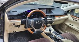 Lexus ES 300h 2013 годаfor8 200 000 тг. в Актау – фото 2