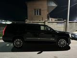 Cadillac Escalade 2018 года за 32 000 000 тг. в Шымкент – фото 2