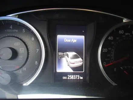 Toyota Camry 2016 года за 6 720 100 тг. в Актобе – фото 10