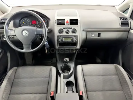 Volkswagen Touran 2009 года за 4 100 000 тг. в Астана – фото 8