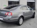 Volkswagen Passat 2007 года за 3 800 000 тг. в Есик – фото 3