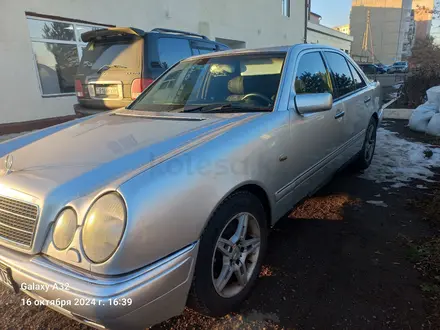 Mercedes-Benz E 230 1996 года за 2 200 000 тг. в Кокшетау