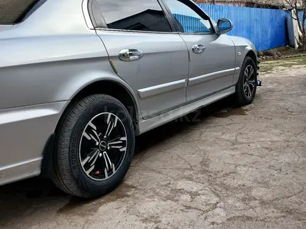 Hyundai Sonata 2004 года за 3 500 000 тг. в Уральск – фото 8