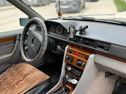 Mercedes-Benz E 200 1991 года за 1 300 000 тг. в Алматы – фото 12