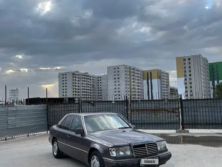 Mercedes-Benz E 200 1991 года за 1 300 000 тг. в Алматы – фото 19