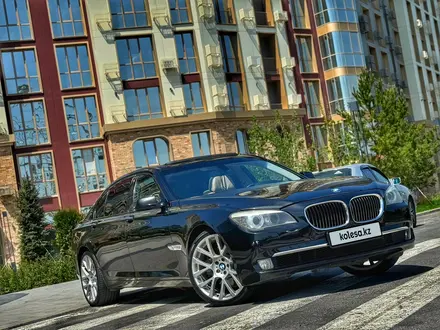 BMW 740 2009 года за 9 400 000 тг. в Алматы