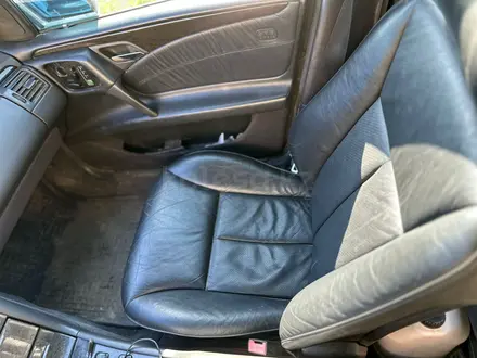 Mercedes-Benz E 320 1996 года за 1 800 000 тг. в Шымкент – фото 3