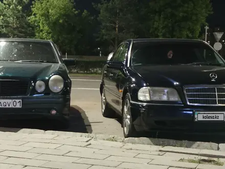 Mercedes-Benz C 180 1995 года за 2 300 000 тг. в Астана – фото 9