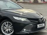 Toyota Camry 2019 года за 14 600 000 тг. в Тараз – фото 2