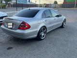 Mercedes-Benz E 320 2002 года за 5 200 000 тг. в Караганда – фото 4