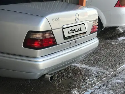 Mercedes-Benz E 300 1996 года за 3 500 000 тг. в Шымкент – фото 2