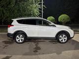 Toyota RAV4 2013 года за 8 500 000 тг. в Актобе – фото 2