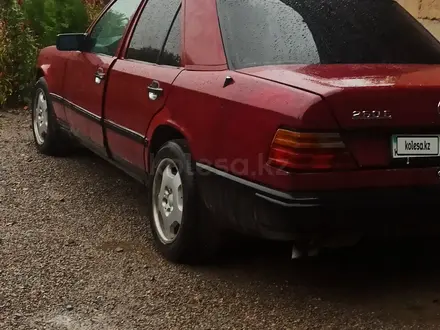 Mercedes-Benz E 260 1989 года за 650 000 тг. в Карабулак