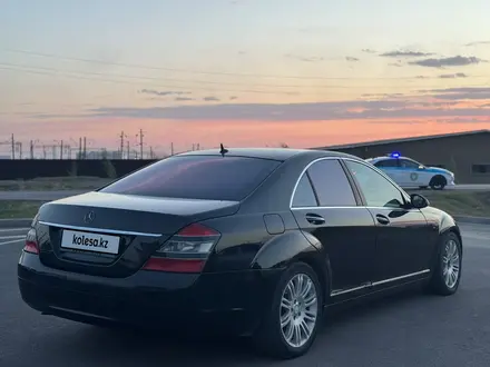 Mercedes-Benz S 500 2006 года за 6 000 000 тг. в Актобе – фото 9