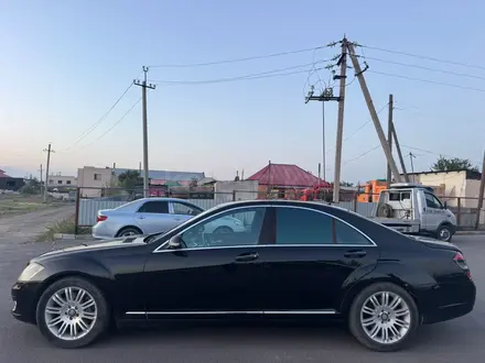 Mercedes-Benz S 500 2006 года за 6 000 000 тг. в Актобе – фото 14