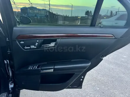 Mercedes-Benz S 500 2006 года за 6 000 000 тг. в Актобе – фото 26