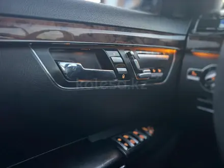 Mercedes-Benz S 500 2006 года за 6 000 000 тг. в Актобе – фото 45