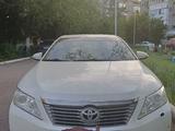 Toyota Camry 2014 года за 7 700 000 тг. в Караганда – фото 2