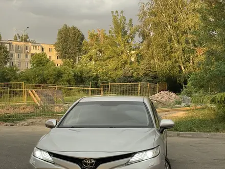 Toyota Camry 2018 года за 13 200 000 тг. в Алматы – фото 5