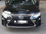 Передний бампер на Camry 55 в стиле Lexus за 170 000 тг. в Алматы