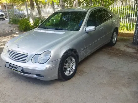 Mercedes-Benz C 200 2001 года за 2 400 000 тг. в Костанай – фото 2