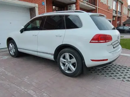 Volkswagen Touareg 2013 года за 9 500 000 тг. в Костанай – фото 3